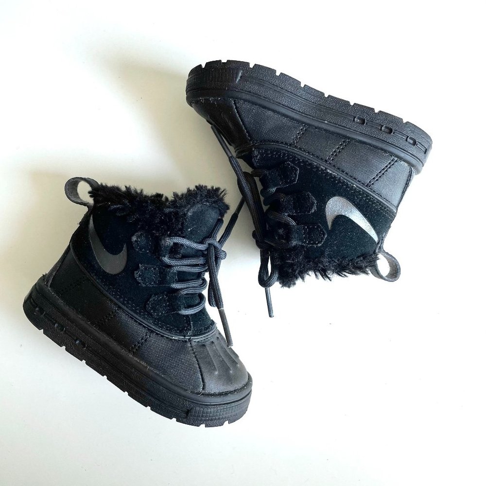Nike baby toddler black snow boots size 5C